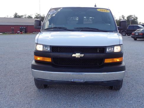 Used 2018 Chevrolet Express 3500 LS image 3