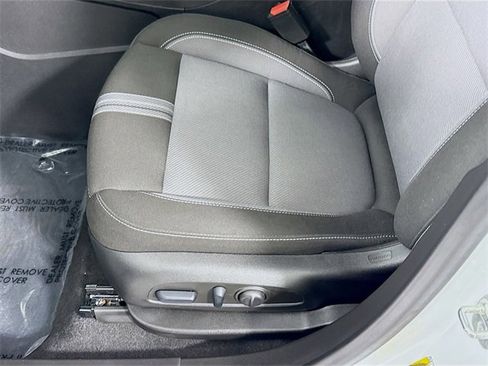 Used 2025 Chevrolet Blazer LT image 18