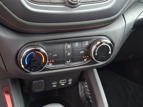 Used 2023 Chevrolet TrailBlazer RS AWD/4WD image 21