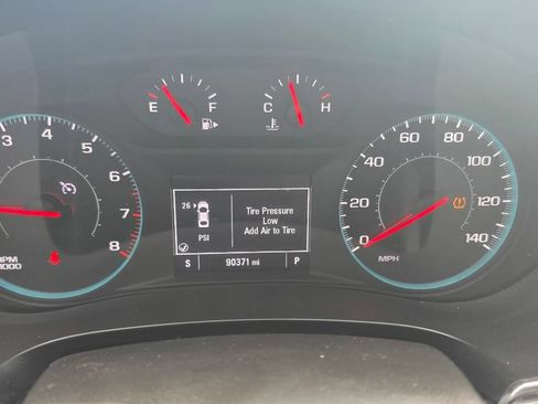 Used 2021 Chevrolet Malibu LT FWD image 9
