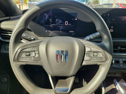 Used 2024 Buick Envista Preferred w/ Convenience II Package image 18