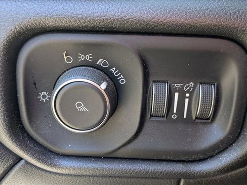 Used 2019 RAM 2500 Tradesman image 17