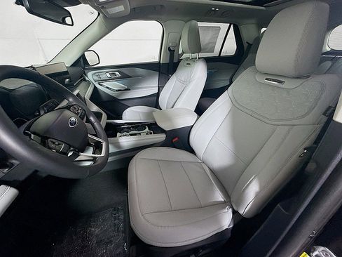 New 2026 Ford Explorer Platinum AWD/4WD image 11