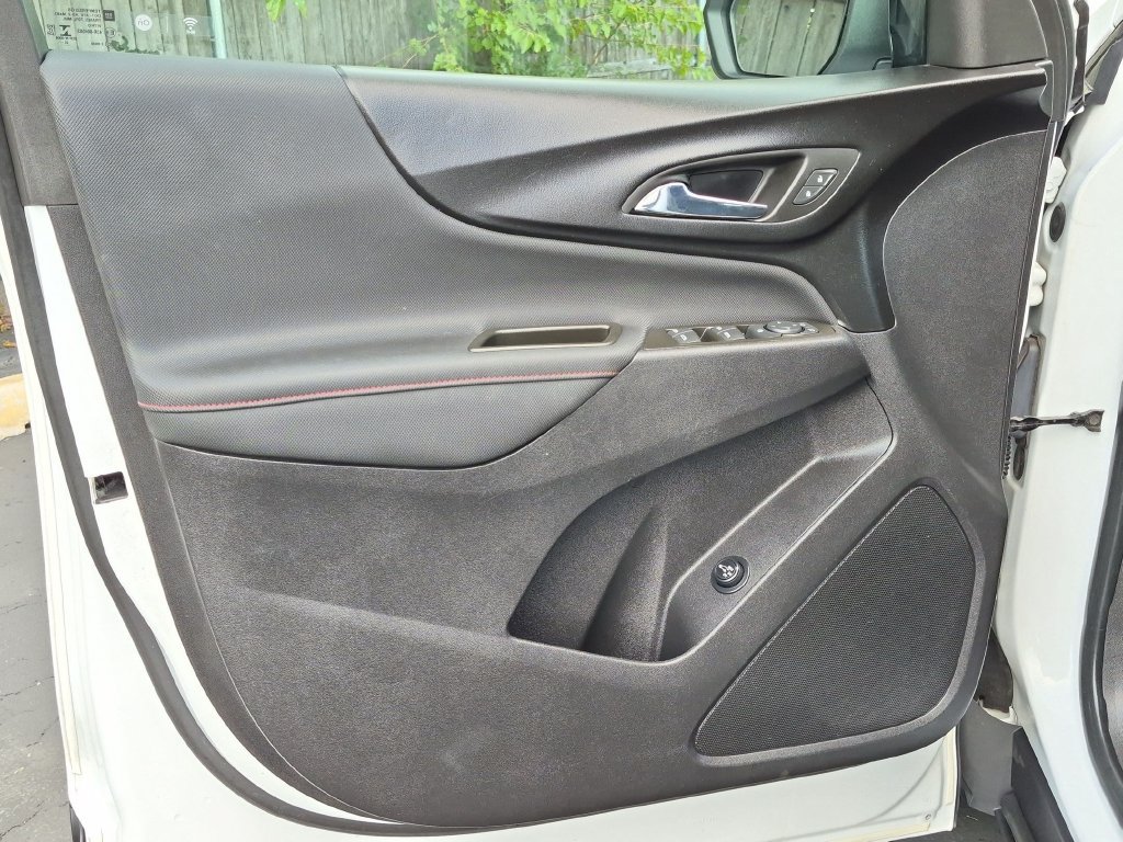 Used 2023 Chevrolet Equinox RS FWD image 12