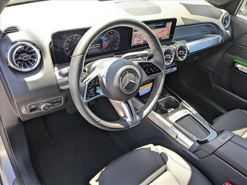 New 2025 Mercedes-Benz GLB 250 image 3
