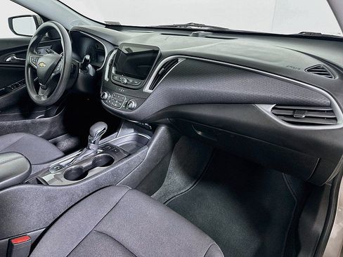 Used 2025 Chevrolet Malibu LT FWD image 28