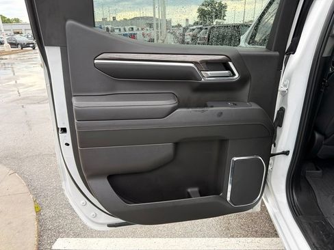 Used 2024 Chevrolet Silverado 1500 LTZ AWD/4WD image 17