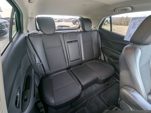 Used 2022 Buick Encore Preferred w/ Safety Package image 21