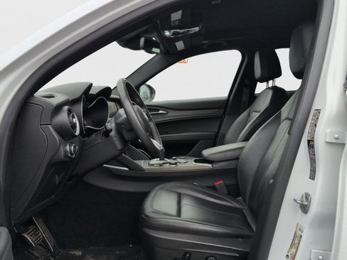 Used 2022 Alfa Romeo Stelvio Ti image 10