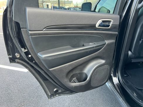 Used 2021 Jeep Grand Cherokee Limited image 24