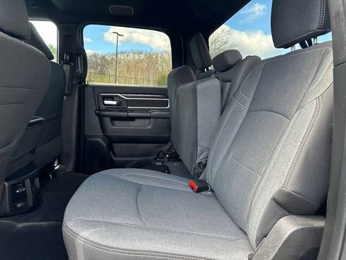 Used 2024 RAM 2500 Big Horn w/ Safety Group AWD/4WD image 17