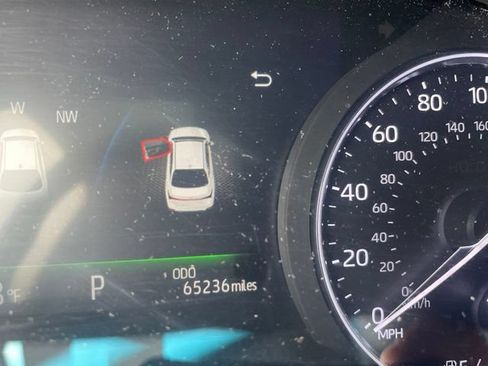 Used 2019 Toyota Avalon Limited w/ Advanced Safety Package FWD image 11