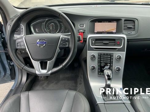 Used 2018 Volvo V60 T5 Cross Country w/ Convenience Package AWD/4WD image 13