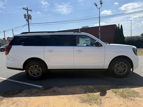 New 2025 Ford Expedition Max Active image 2