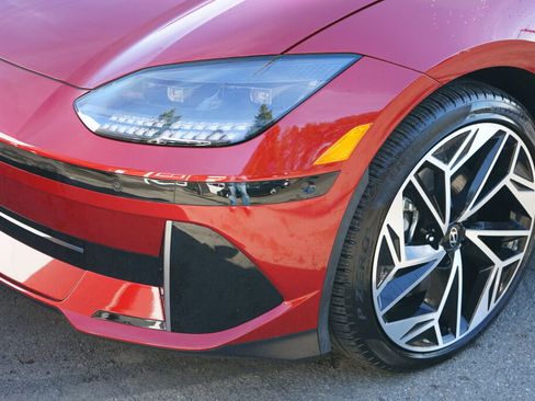 Certified 2025 Hyundai Ioniq 6 Limited image 9