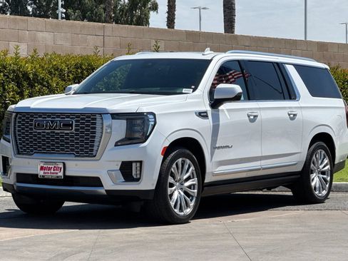 Certified 2023 GMC Yukon XL Denali w/ Advanced Technology Package AWD/4WD image 8