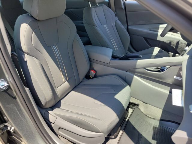 New 2026 Hyundai Elantra Sport FWD image 21