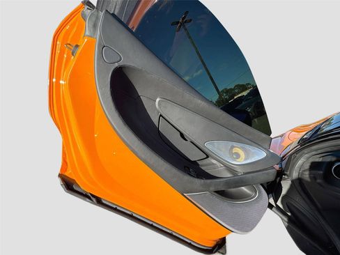 Used 2025 McLaren GTS image 21