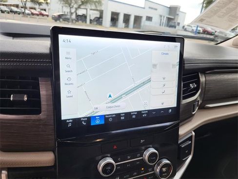 Used 2022 Ford Expedition Limited image 7