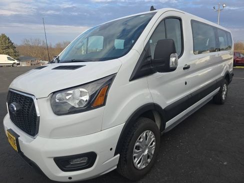 Used 2024 Ford Transit 350 XLT RWD image 3