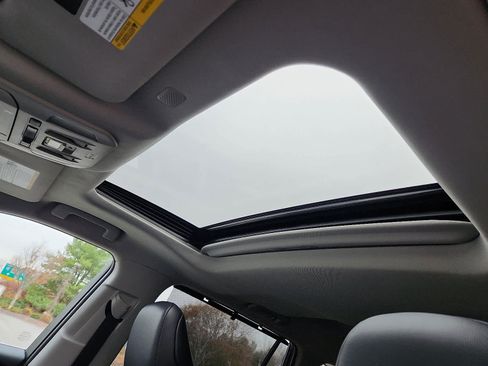 Certified 2022 Toyota Highlander XLE image 16