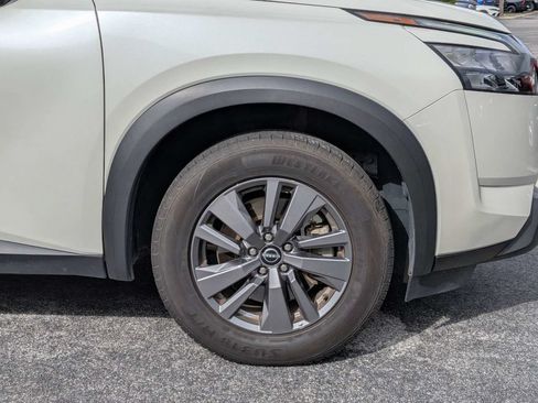 Used 2024 Nissan Pathfinder SV FWD image 11