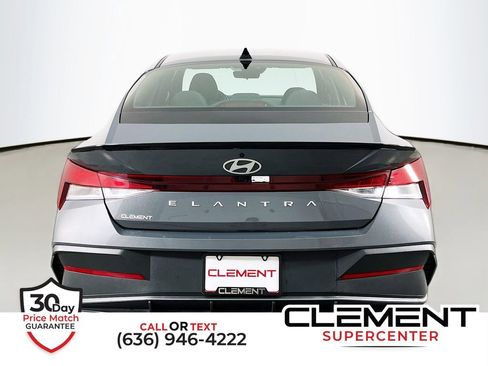 Used 2025 Hyundai Elantra Sport image 6