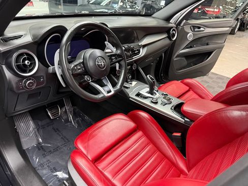 Used 2024 Alfa Romeo Stelvio Veloce AWD/4WD image 35