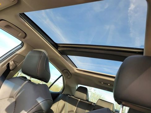 Used 2019 Toyota Camry XSE FWD image 9