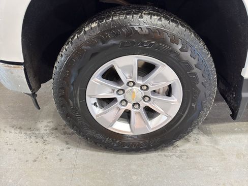 Used 2025 Chevrolet Silverado 1500 LT w/ Leather Package image 9