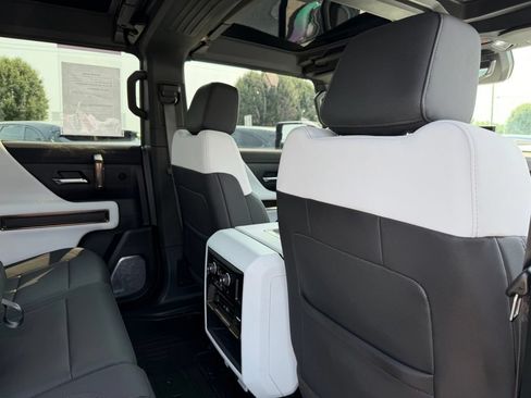 Used 2024 GMC Hummer EV 3X AWD/4WD image 26