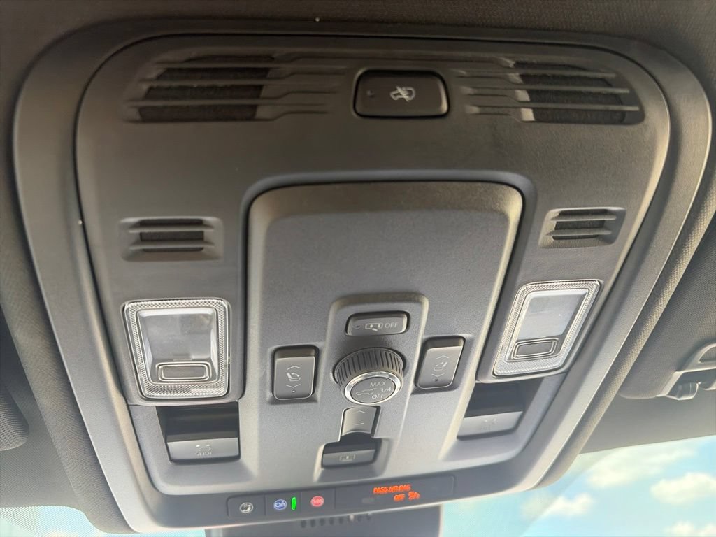 Used 2025 GMC Yukon XL Denali Ultimate w/ LPO, Floor Liner Package AWD/4WD image 26