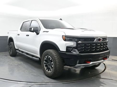 Used 2025 Chevrolet Silverado 1500 ZR2 w/ Technology Package AWD/4WD image 2