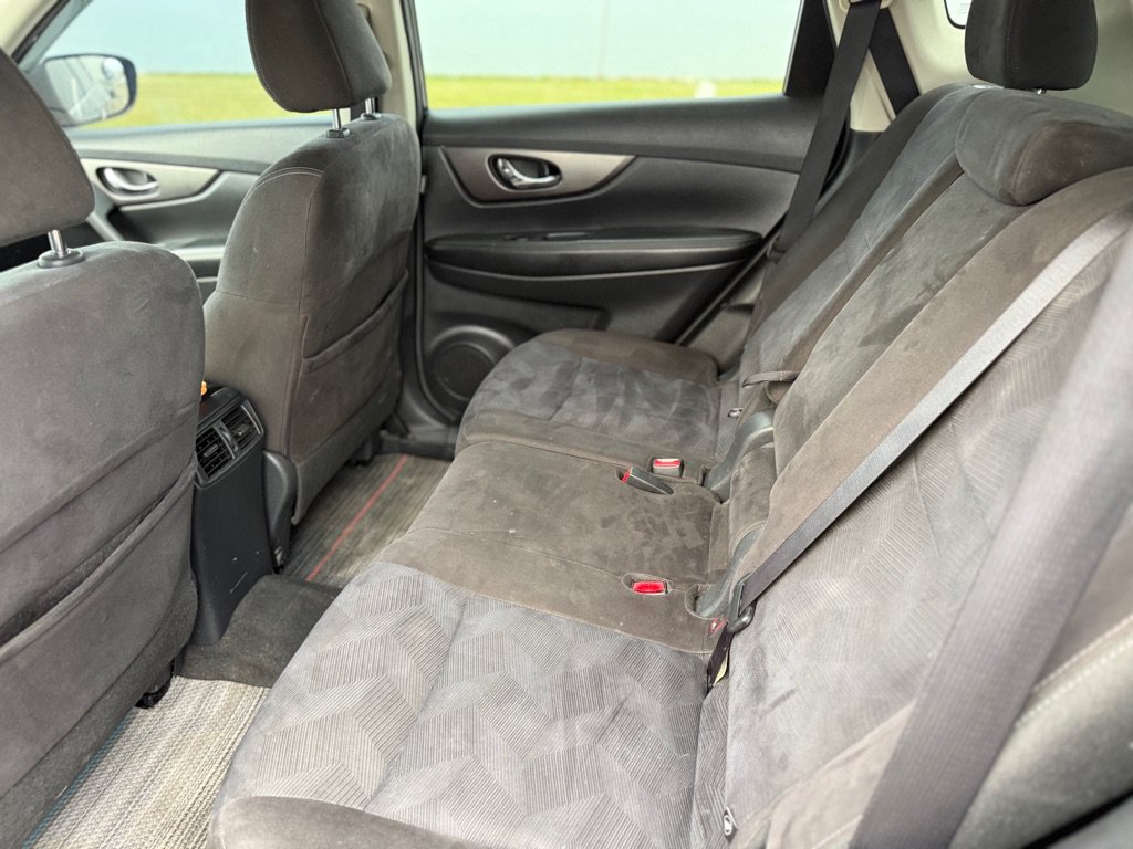 Used 2015 Nissan Rogue SV AWD/4WD image 15