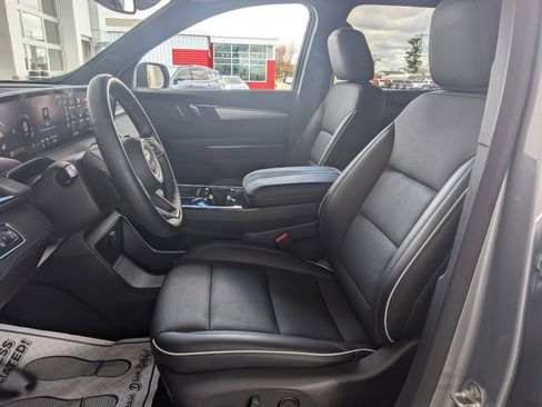 Certified 2025 Buick Enclave Preferred image 11