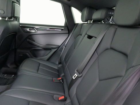 Used 2024 Porsche Macan image 41