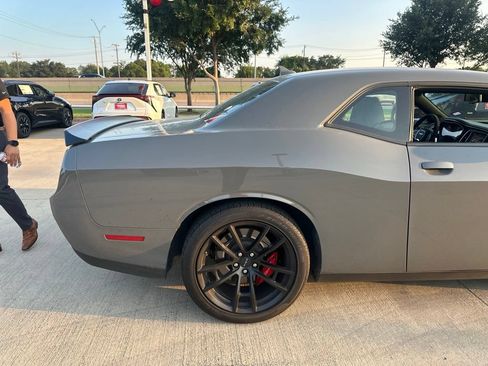 Used 2023 Dodge Challenger SRT Hellcat RWD image 9