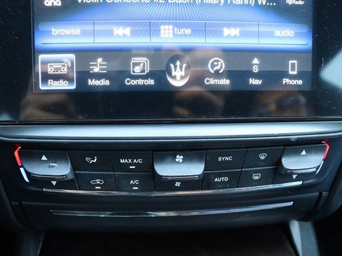 Used 2017 Maserati Quattroporte S image 31