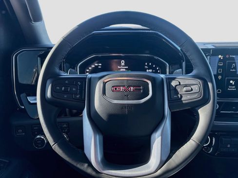 Used 2025 GMC Sierra 1500 SLT w/ SLT Premium Plus Package AWD/4WD image 11