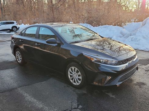 Used 2024 Kia Forte LX image 3