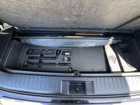 Used 2021 Toyota Highlander XLE AWD/4WD image 26