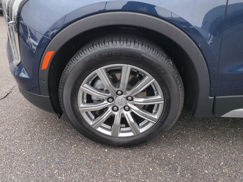 Used 2020 Cadillac XT4 Premium Luxury w/ Enhanced Visibility Package AWD/4WD image 10