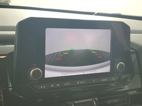 New 2025 Nissan Pathfinder SV image 18