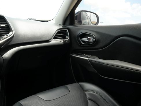 Used 2022 Jeep Cherokee Limited AWD/4WD image 8