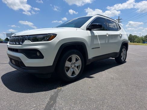 Used 2022 Jeep Compass Latitude w/ Convenience Group AWD/4WD image 8