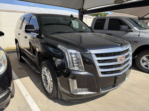 Used 2020 Cadillac Escalade 2WD image 2