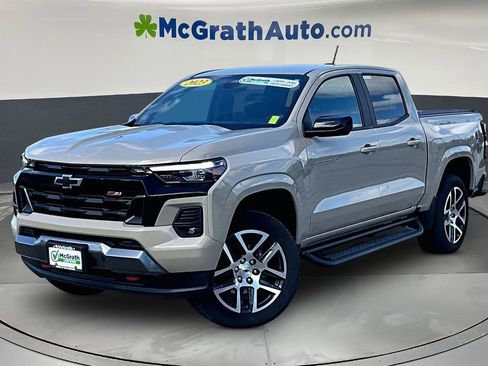 Used 2023 Chevrolet Colorado Z71 AWD/4WD image 3