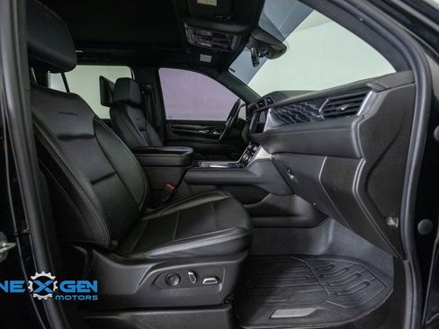 Used 2023 GMC Yukon Denali w/ Advanced Technology Package AWD/4WD image 42