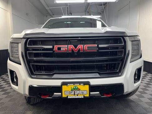 Used 2024 GMC Yukon AT4 w/ Technology Package AWD/4WD image 2