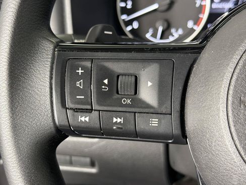 Used 2021 Nissan Rogue SV FWD image 23